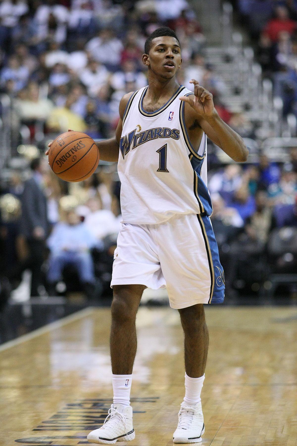 伊森直言渴望首发，乌度卡终予信任（伊森坦言渴望首发，乌度卡终于让他先发）