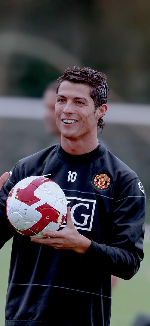 西蒙斯：在巴黎时，内马尔一直照顾我；英超就是世界第一联赛（西蒙斯：在巴黎期间内马尔对我照顾有加，英超堪称世界第一联赛）