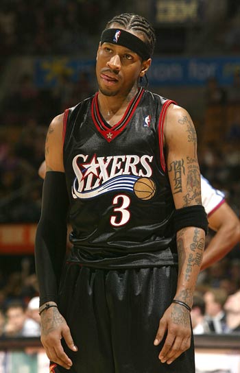 皇马欧冠客战利物浦大名单：阿诺德战旧主，贝林、姆巴佩在列（皇马欧冠客场挑战利物浦名单出炉：阿诺德对阵老东家，贝林与姆巴佩入选）