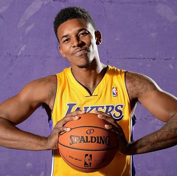 记者：于帕与拜仁的续约仍在谈判中，有可能在年底前做出决定（记者称：拜仁与于帕续约谈判仍在进行，或将在年底前定论）