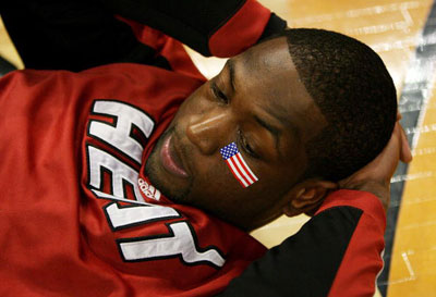 篮球篮网进攻端再现高光时刻（篮网火力全开，进攻端再度闪耀）