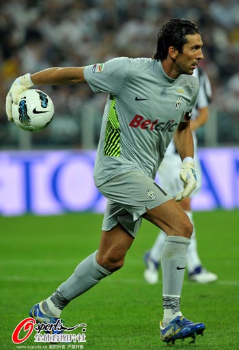 亚足联官网：沙迦击败卫冕冠军重燃晋级希望，新月瞄准6连胜（亚足联官网：沙迦力挫卫冕冠军重燃出线曙光，新月冲击六连胜）