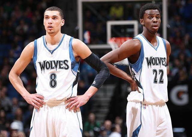 库里战靴的圣诞限定，球鞋爱好者期待已久（备受鞋迷期待的库里圣诞限定战靴）